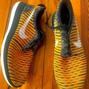 Size 10 Womens nikes